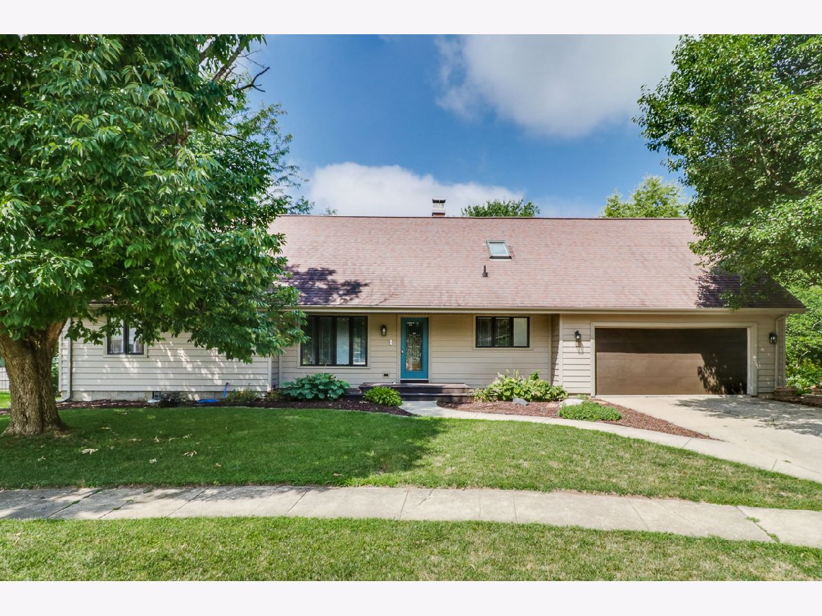 Homes & Condos & Townhomes Sold Greenview Heights Normal Illinois, 4 Turner