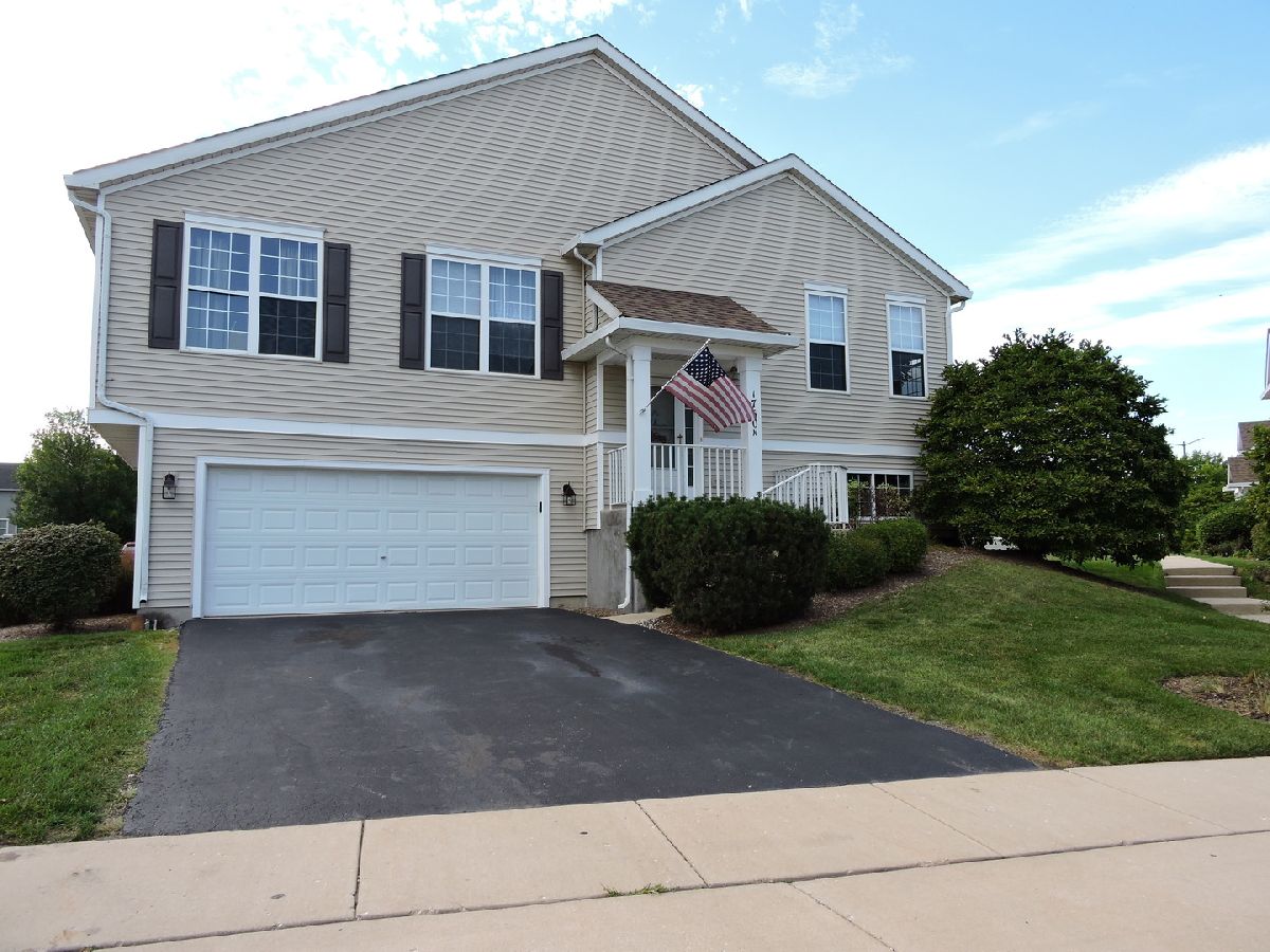 Homes & Townhomes & Condos Rented Kipling Estates Shorewood Illinois, 1760 Fieldstone