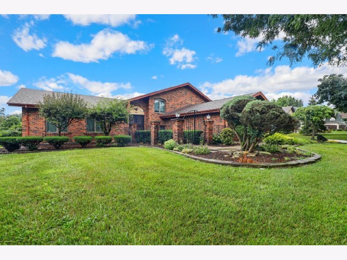 Homes & Condominiums Sold Braemoor Burr Ridge Illinois, 8401 Park