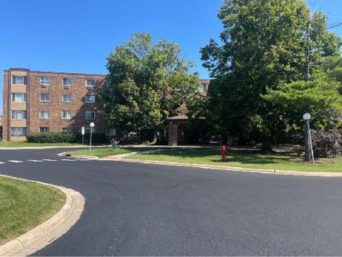 Moon Lake Village Hoffman Estates IL, Condos & Townhomes & Homes For