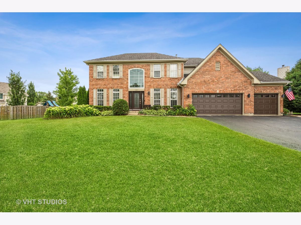 Homes Sold Hunters West Crystal Lake Illinois, 1367 Hunters