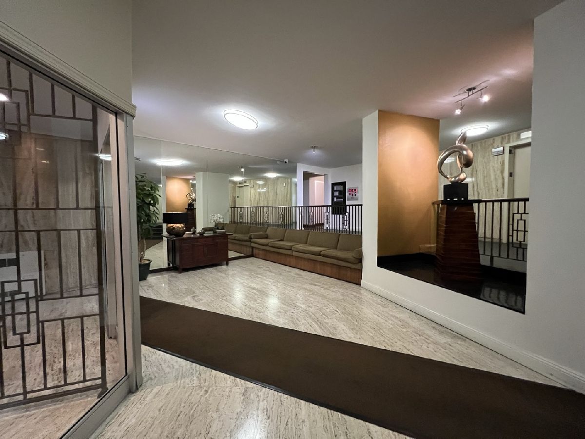 7033 Kedzie Avenue, Chicago, Illinois 60645 MLS 11636359 WinterCohen