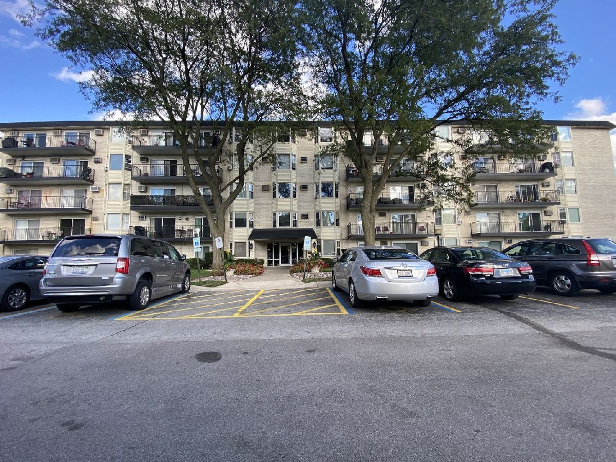 Condominiums Sold Edens Point Morton Grove Illinois, 5506 Lincoln