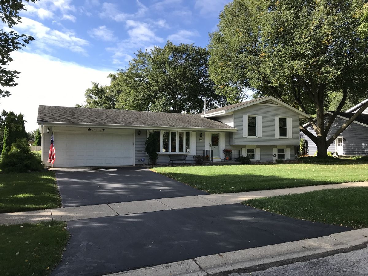 Homes Sold Millburn St Charles Illinois, 1107 Horne