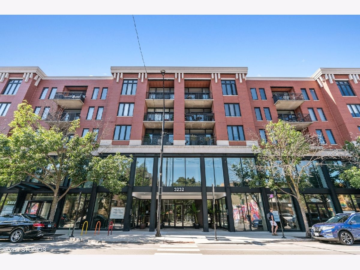 Condominiums Sold Plaza 32 Chicago Illinois, 3232 Halsted