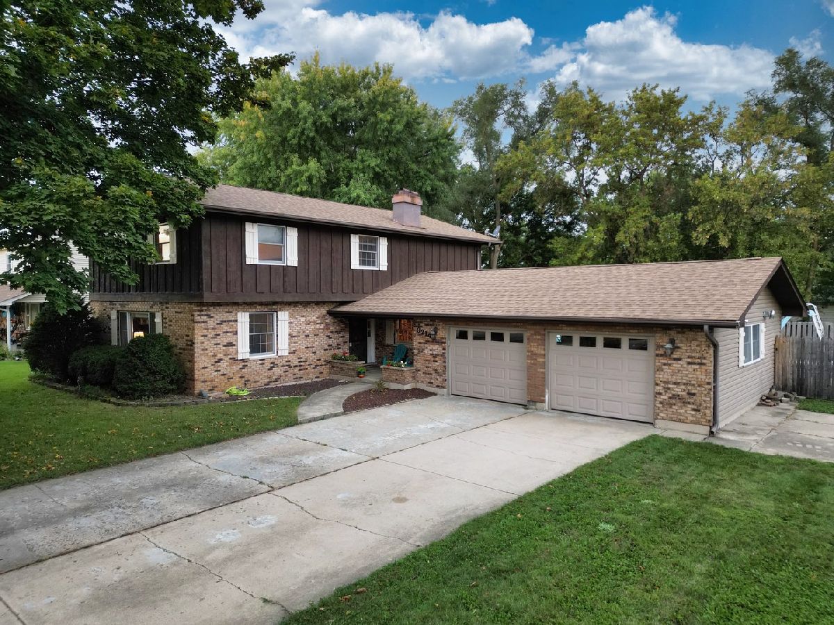 Homes Sold Westmoor Gardens Crystal Lake Illinois, 9214 North