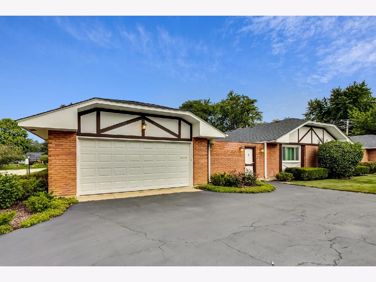 Townhomes Sold Winthrop Village Rolling Meadows Illinois, 1 Stirling