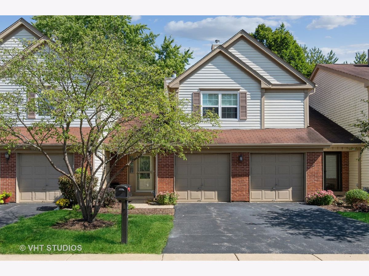 Townhomes Rented Kensington Place Downers Grove Illinois, 6417 Otto