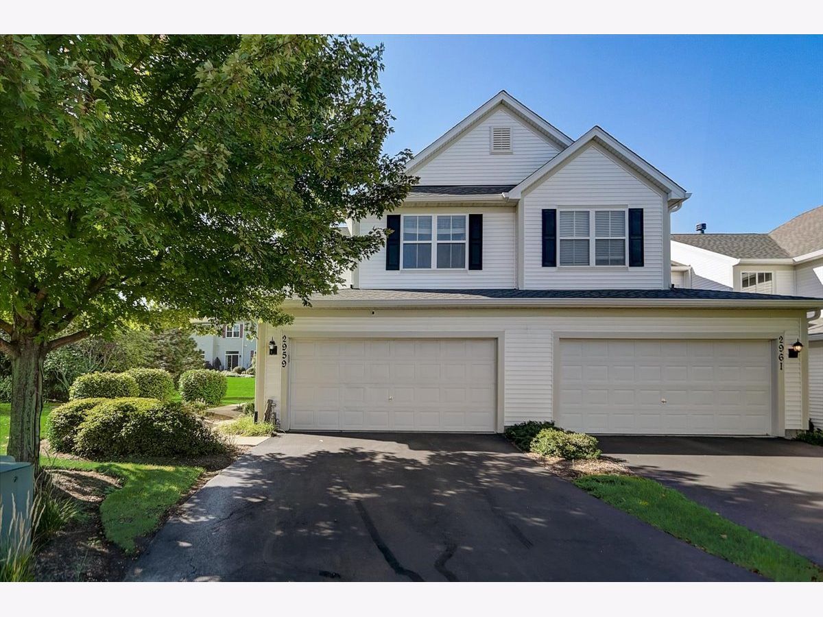 Harvest Hills St Charles IL, Townhomes & Condos & Homes For Sale & For