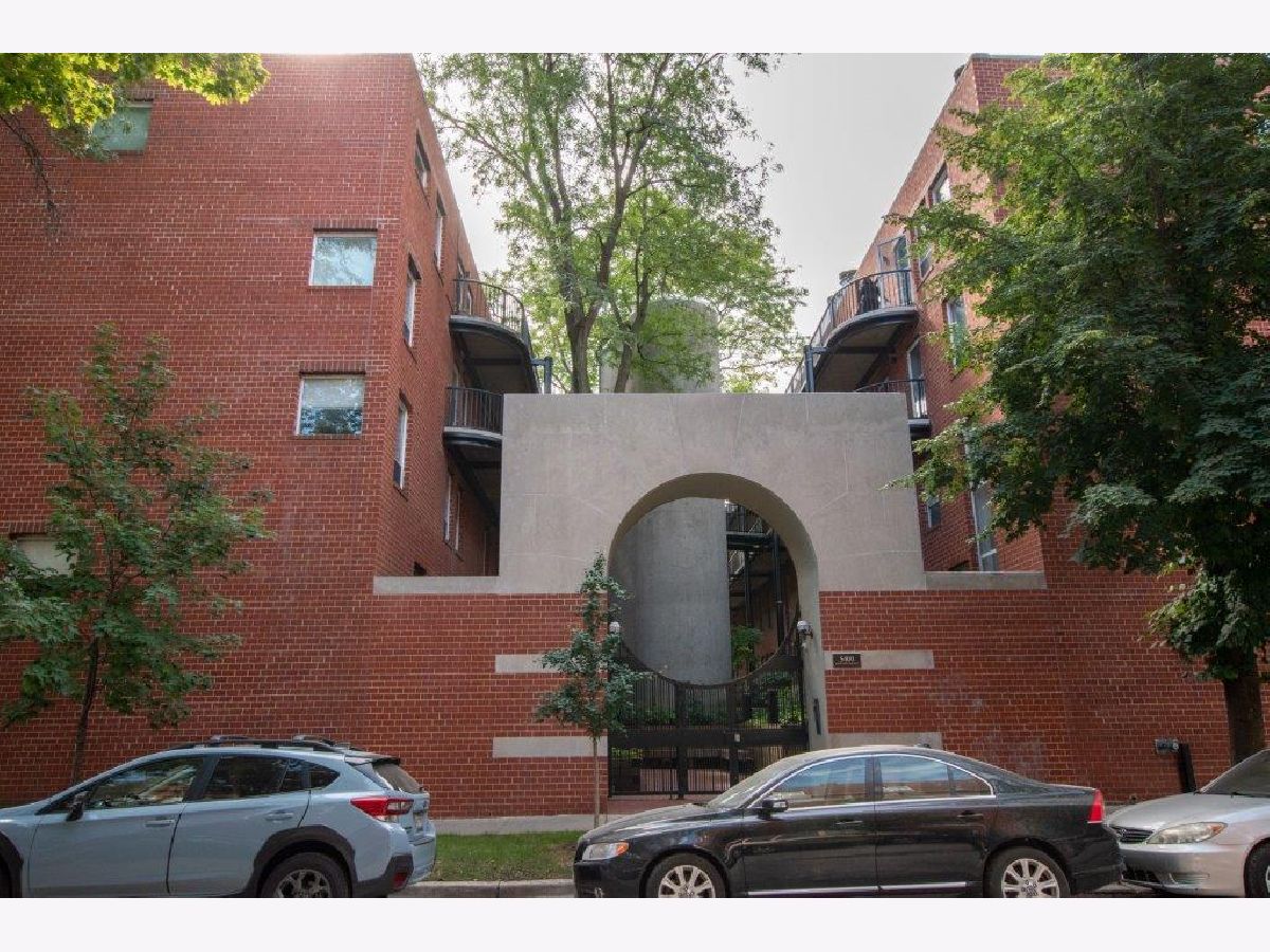 Condos & Townhomes Sold Hedgerow Chicago Illinois, 5400 Hyde Park