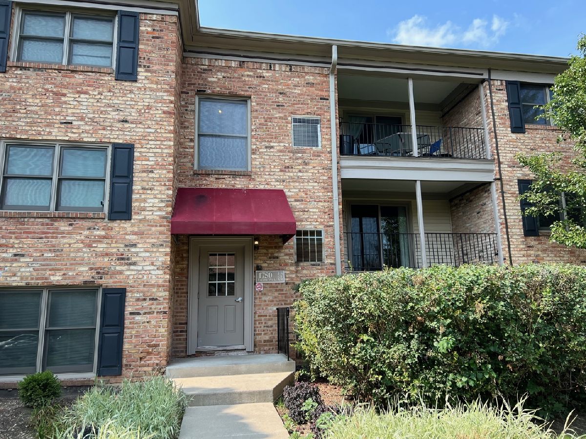 Townhomes & Condos Rented Hilldale Hoffman Estates Illinois, 1750 Fayette Walk