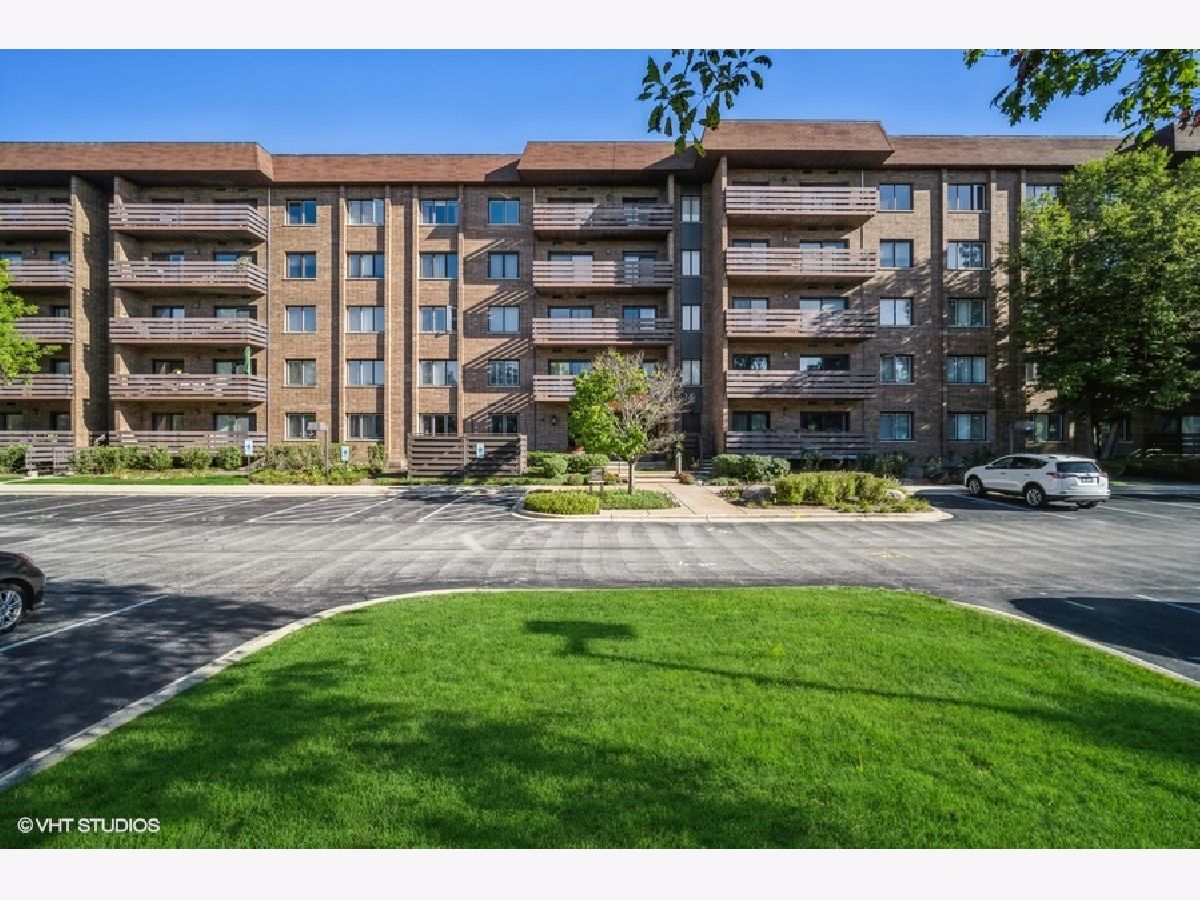 Condominiums Sold Valley Lo Towers Glenview Illinois, 2000 Chestnut