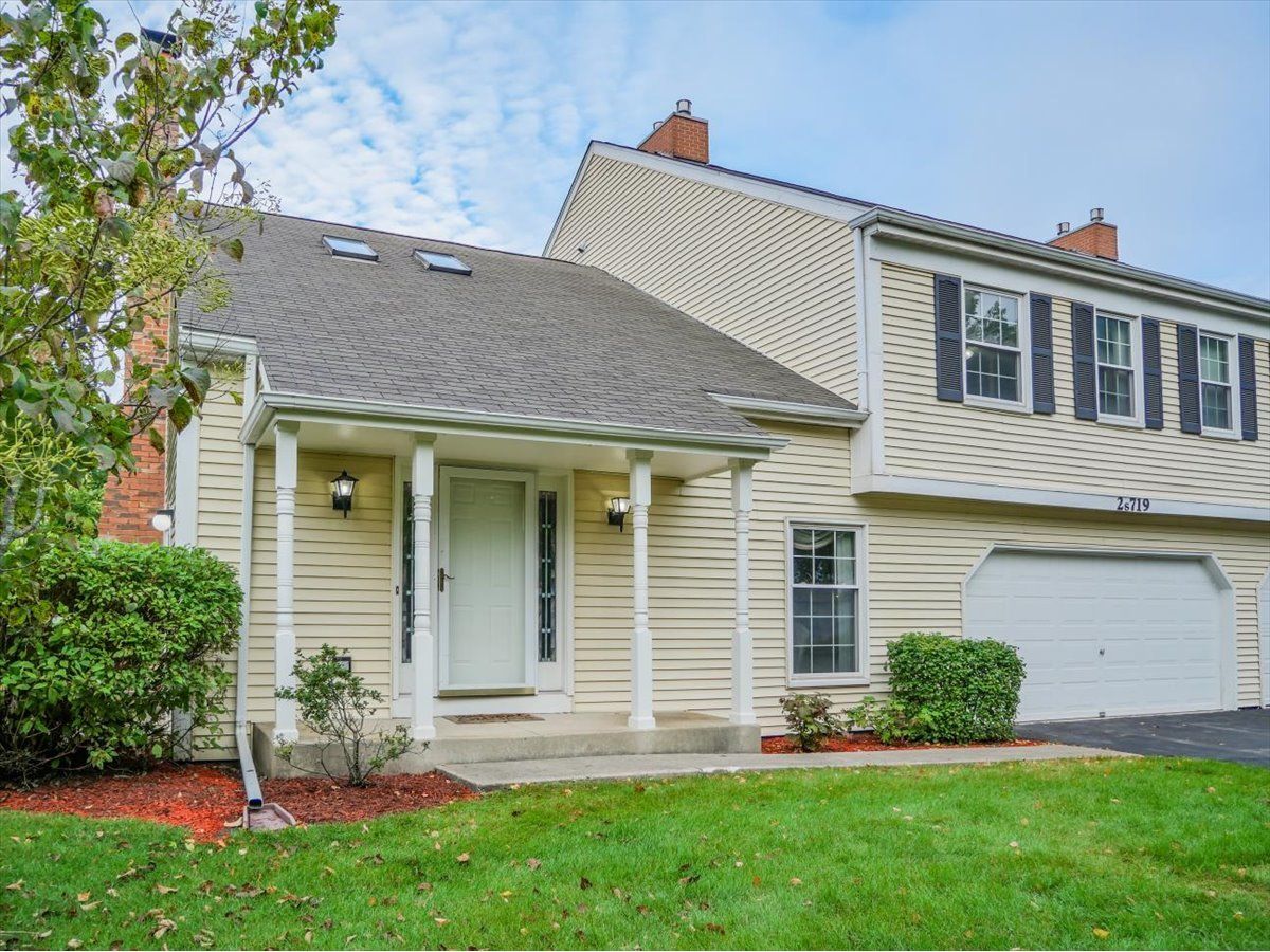 Townhomes Sold Warrenville Lakes Warrenville Illinois, 2s719 Grove