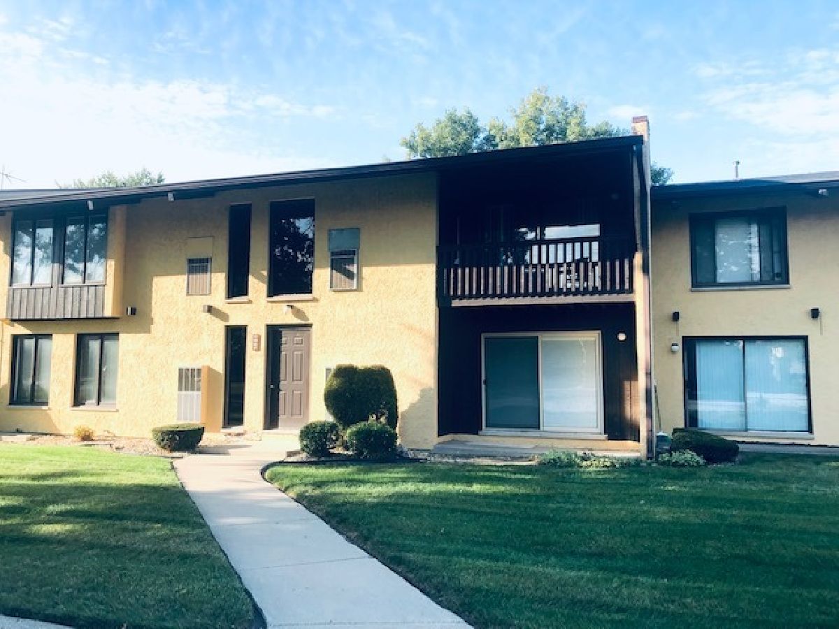 Condominiums & Homes Sold Butterfield Creek Homewood Illinois, 1050 Holbrook