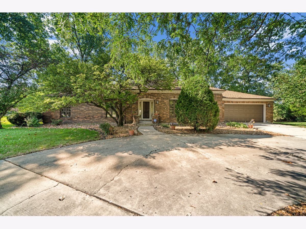 Homes Sold Forest Glen Oak Brook Illinois, 228 Wood Glen