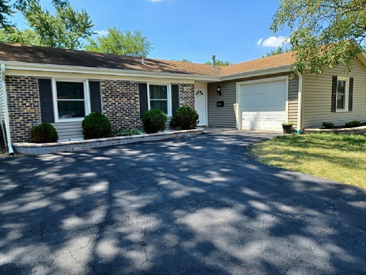 Homes & Townhomes Rented Hanover Highlands Hanover Park Illinois, 1388 Laurie