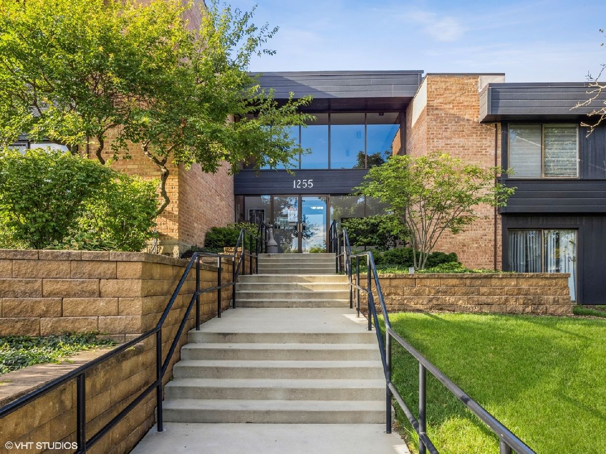 Condominiums Sold Countryside Palatine Illinois, 1255 Sterling