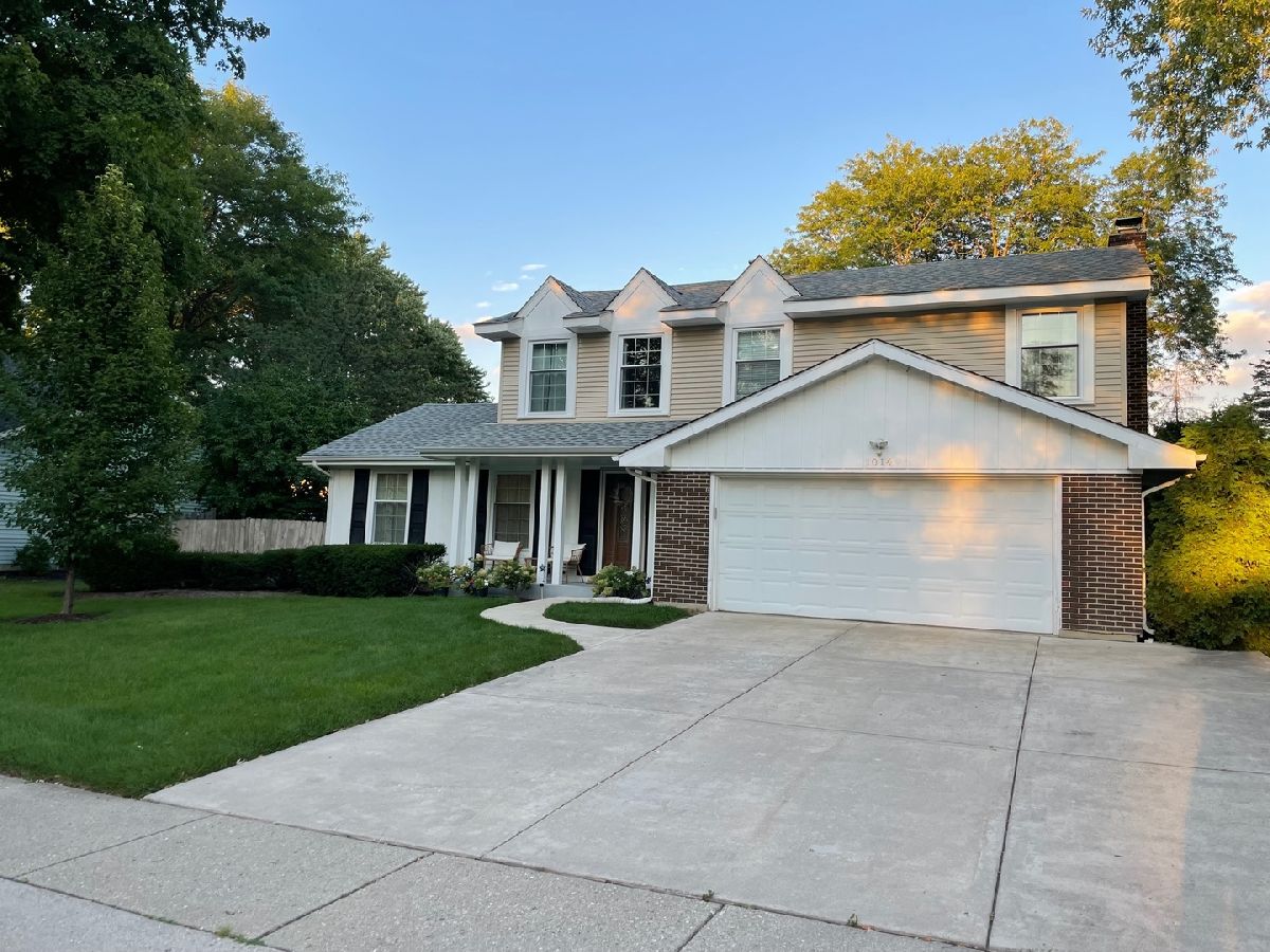 Homes & Condos & Townhomes Rented Cambridge Libertyville Illinois, 1014 Dawes