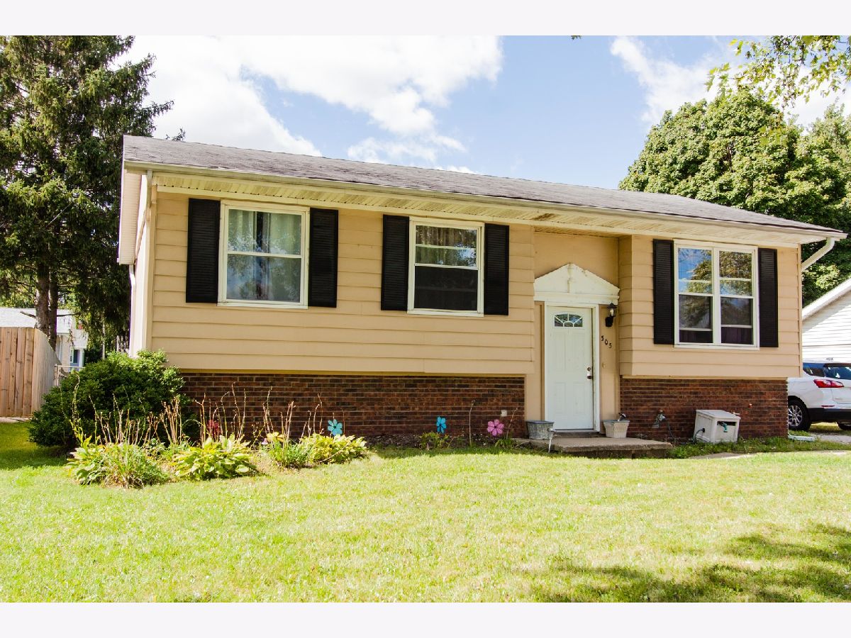 Homes Sold Holiday Hills Normal Illinois, 305 Towanda