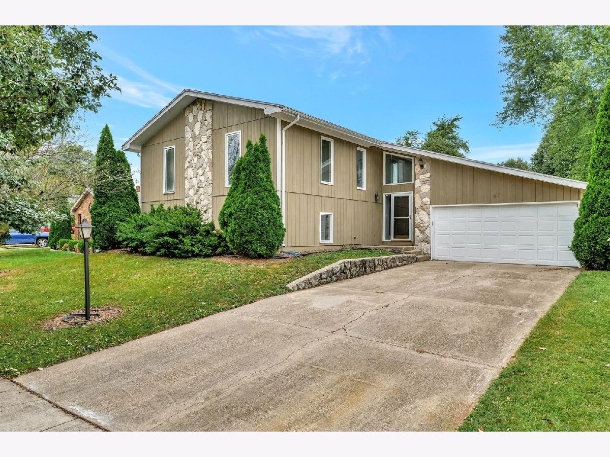 Homes & Condos & Townhomes Rented Rollingbrook Bloomington Illinois, 47 Brookshire Green