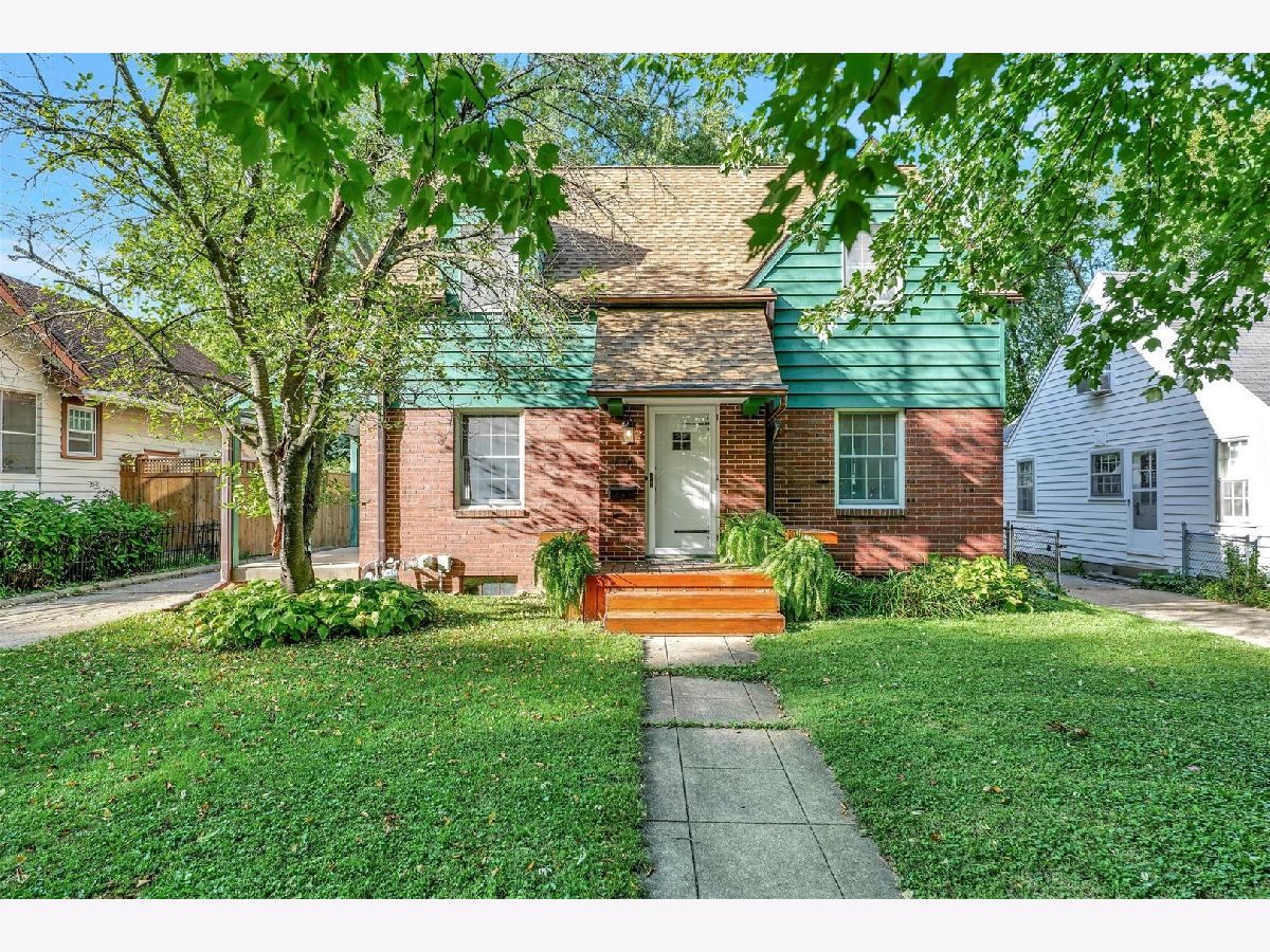 Homes Sold Chamber Of Commerce Champaign Illinois, 916 Charles