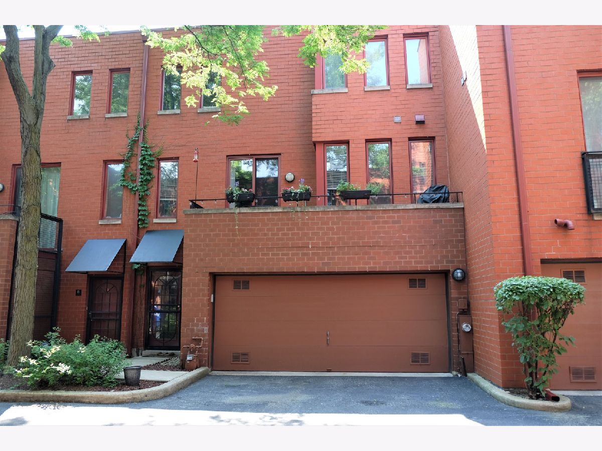 Townhomes & Condos & Homes Rented Dearborn Park Ii Chicago Illinois, 1312 Federal