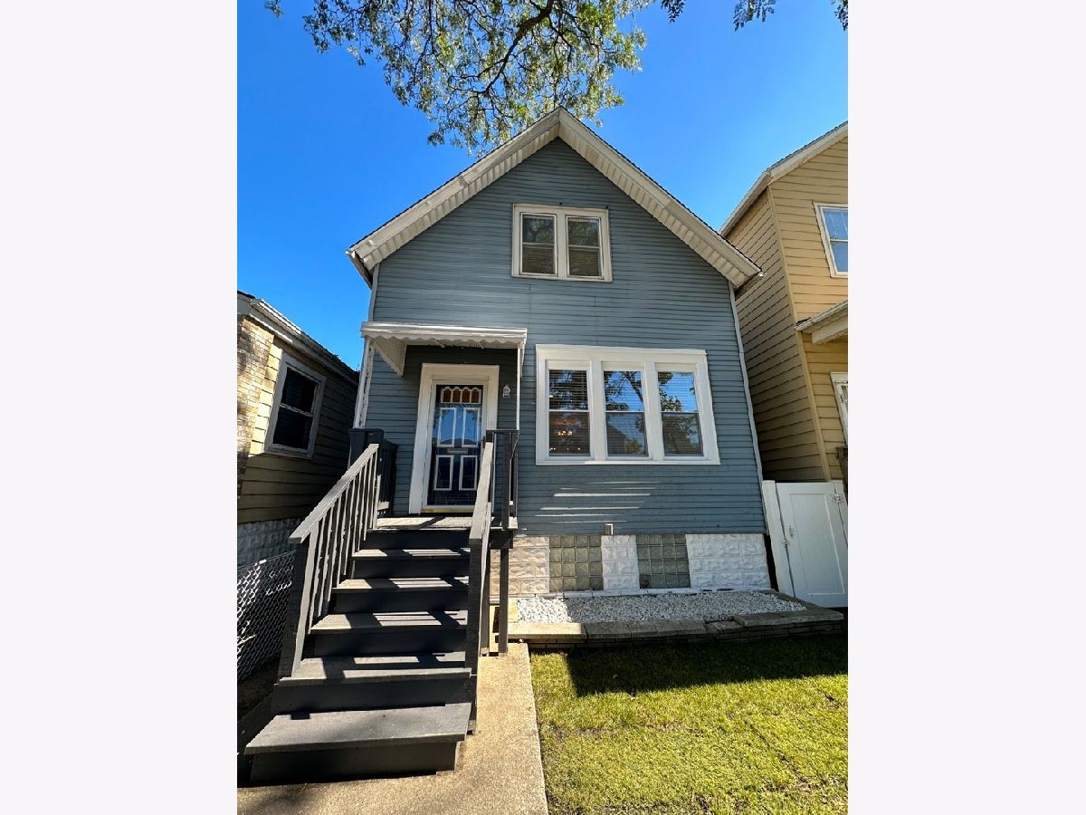 Homes & Condos & Townhomes Rented Canaryville Chicago Illinois, 4551 Union