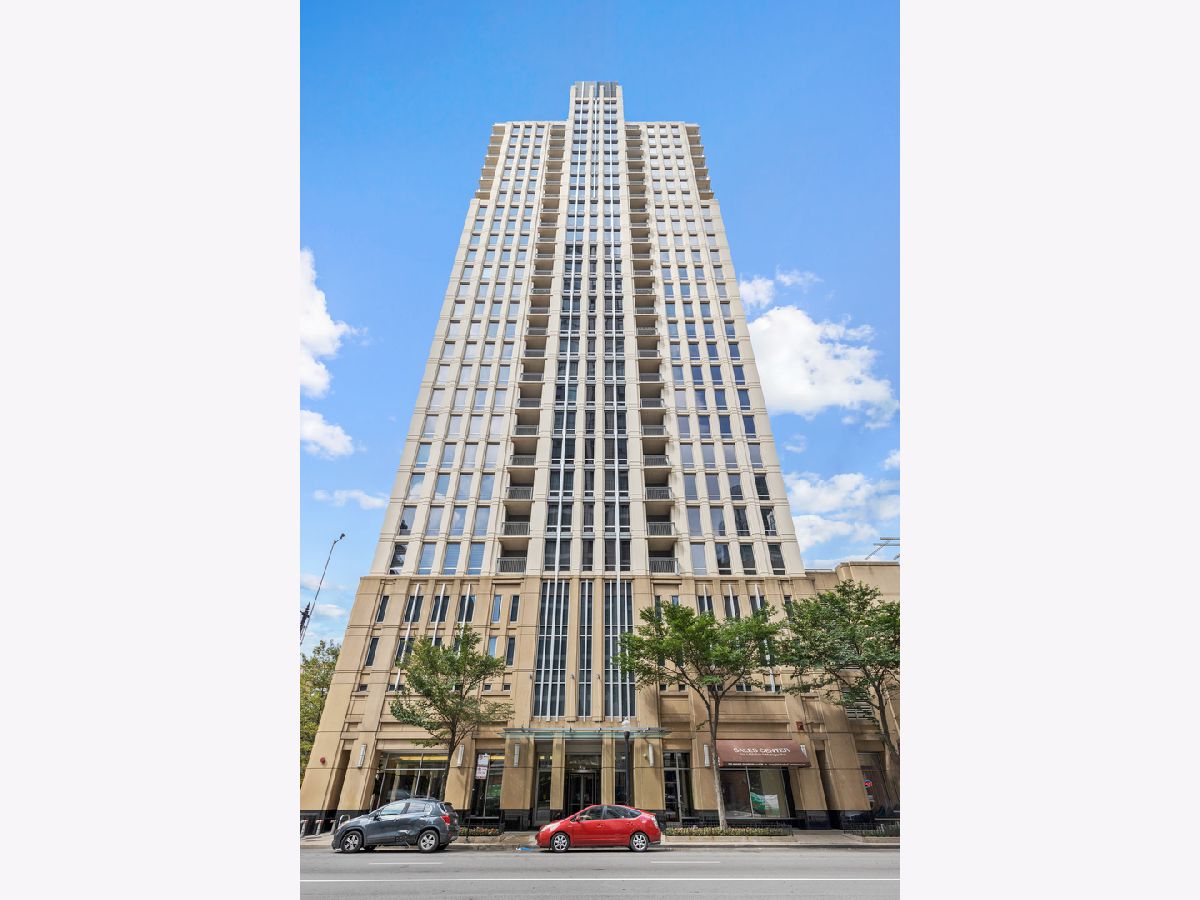 Condominiums Rented Michigan Avenue Towers Chicago Illinois, 1250 Michigan