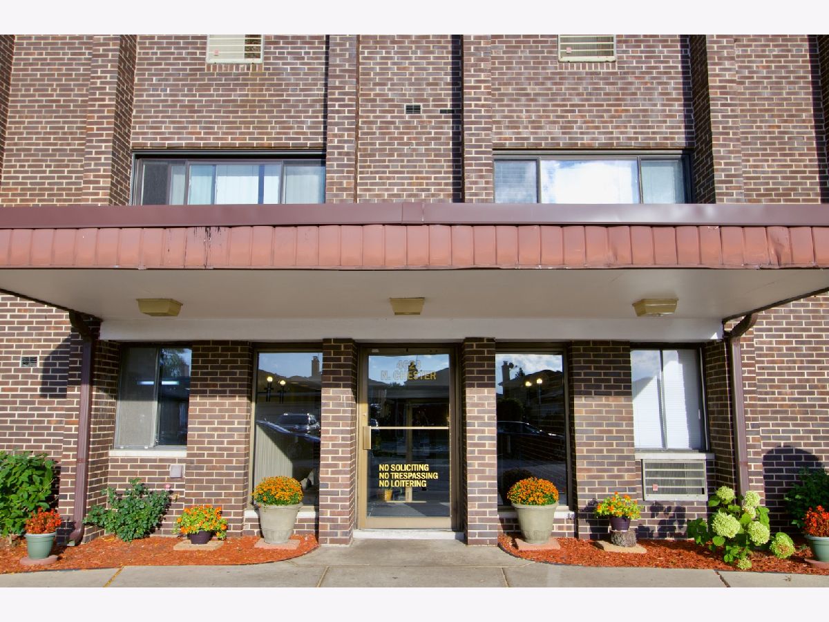 Condominiums Sold Pueblo Commons Chicago Illinois, 4623 Chester