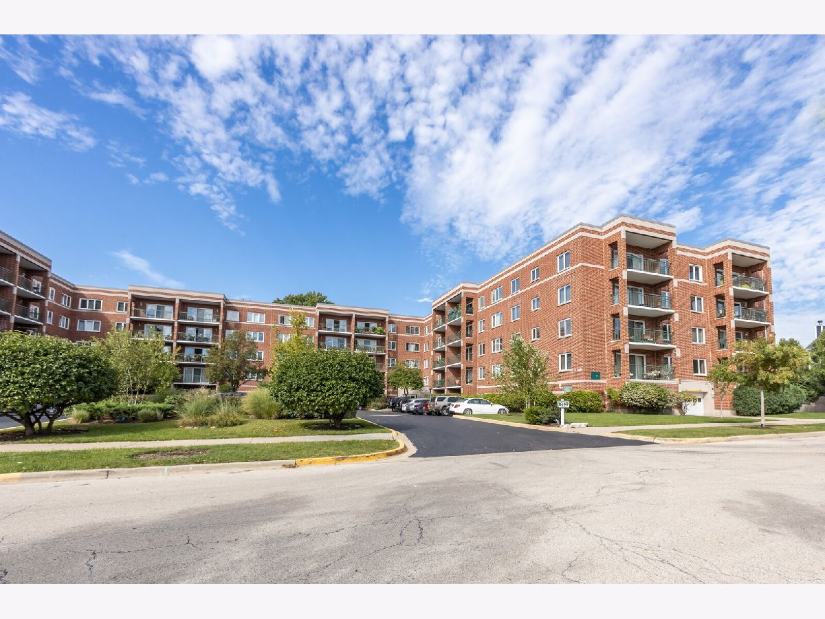 Condominiums & Homes Sold Rivers Edge Chicago Illinois, 5360 Lowell