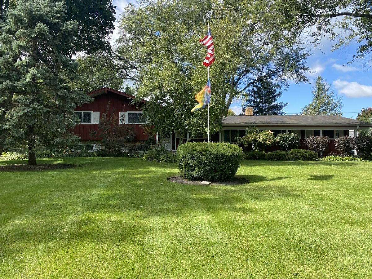 Homes Sold Walrose Manor Woodstock Illinois, 819 Sharon