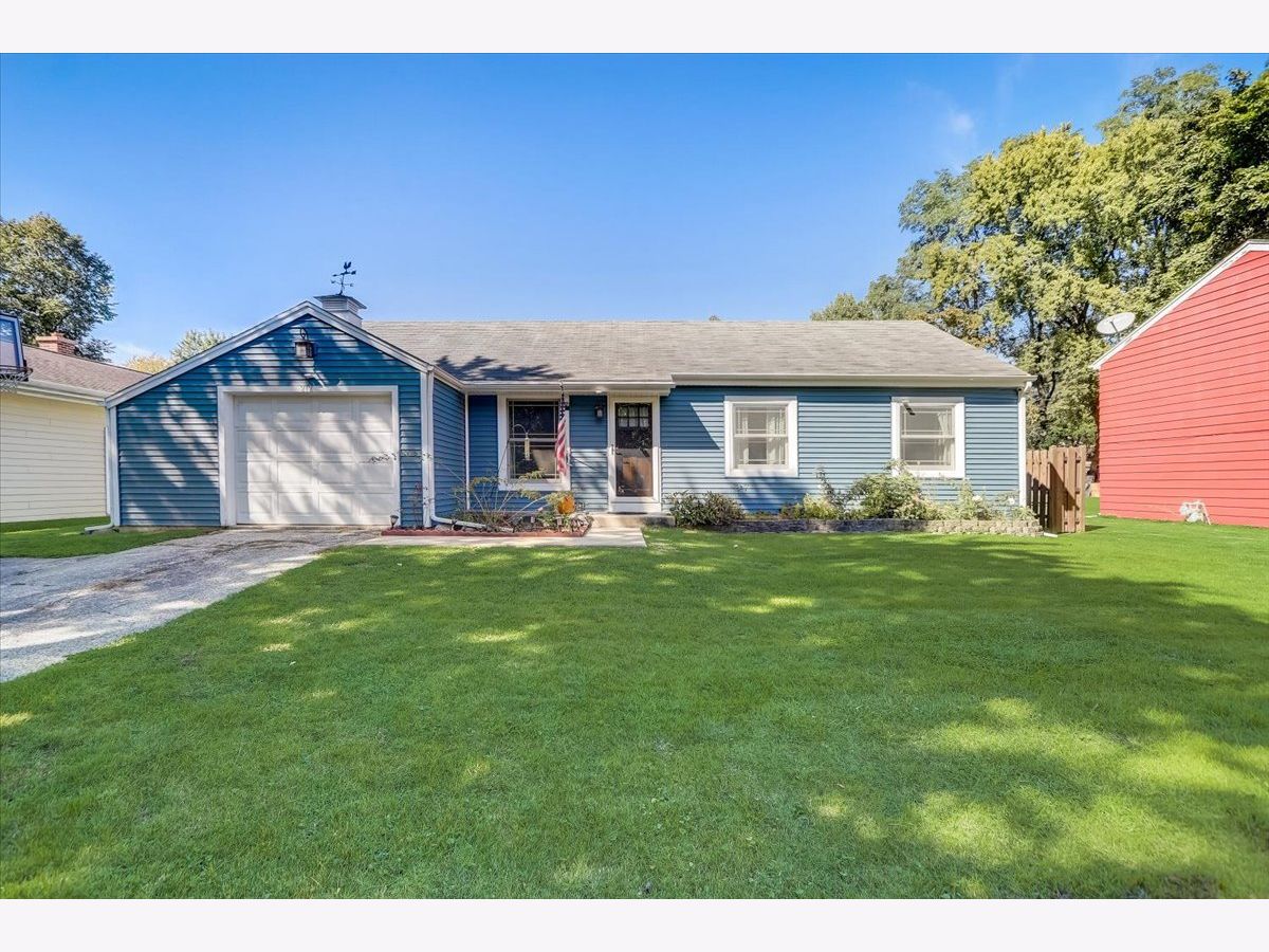 Homes Sold Arrow Head Hills Algonquin Illinois, 212 Hillcrest