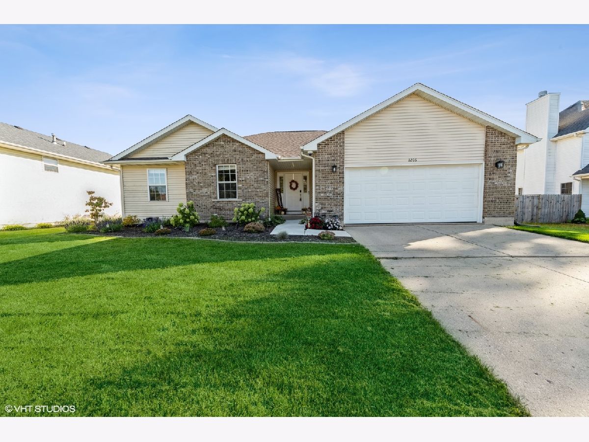 Homes Sold Oak Grove Crossing Harvard Illinois, 1206 Primrose