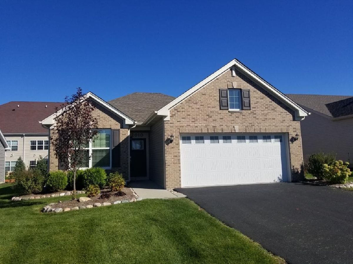 Homes & Condos & Townhomes Sold Andare At Glenloch Algonquin Illinois, 2010 Azure