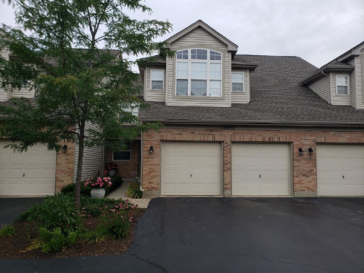 Condos & Townhomes Rented White Oaks Commons Itasca Illinois, 5N422 Rohlwing