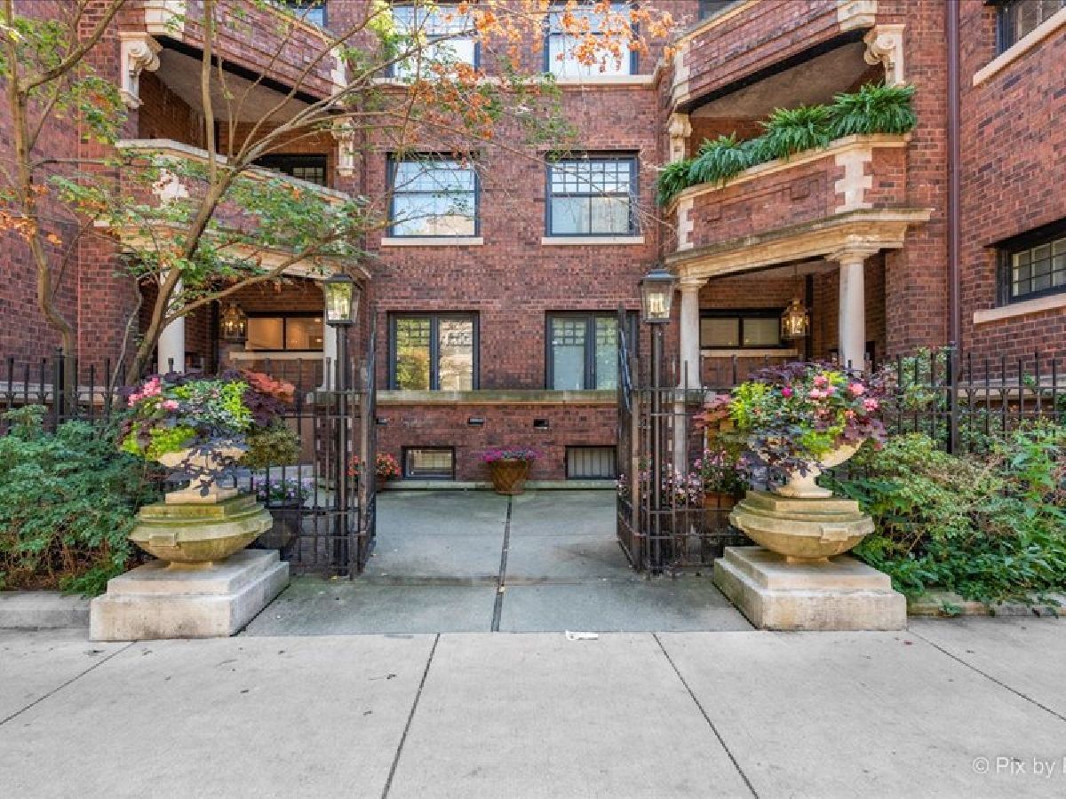 Condos & Townhomes Rented Belden By The Park Chicago Illinois, 331 Belden