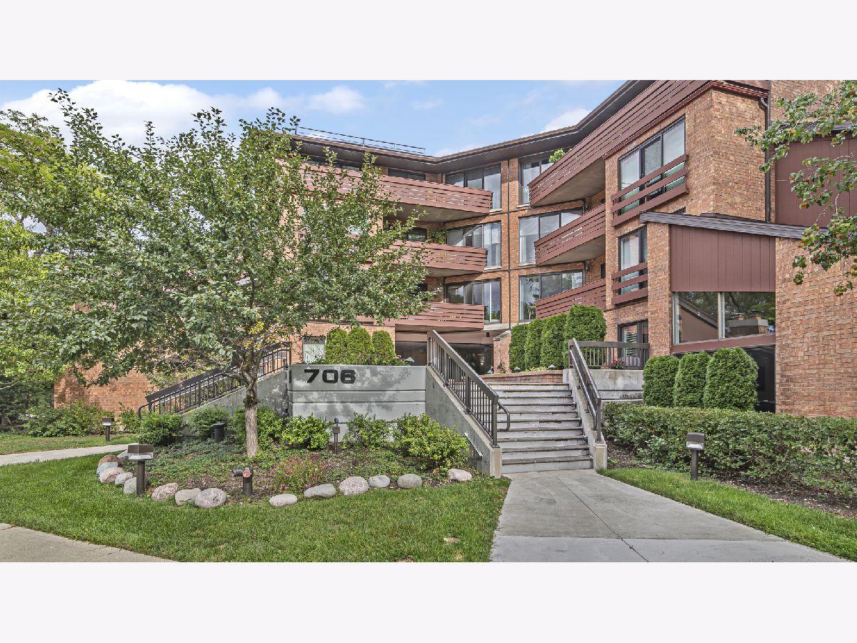 Condos & Townhomes Sold Orchard Glen Glenview Illinois, 706 Waukegan
