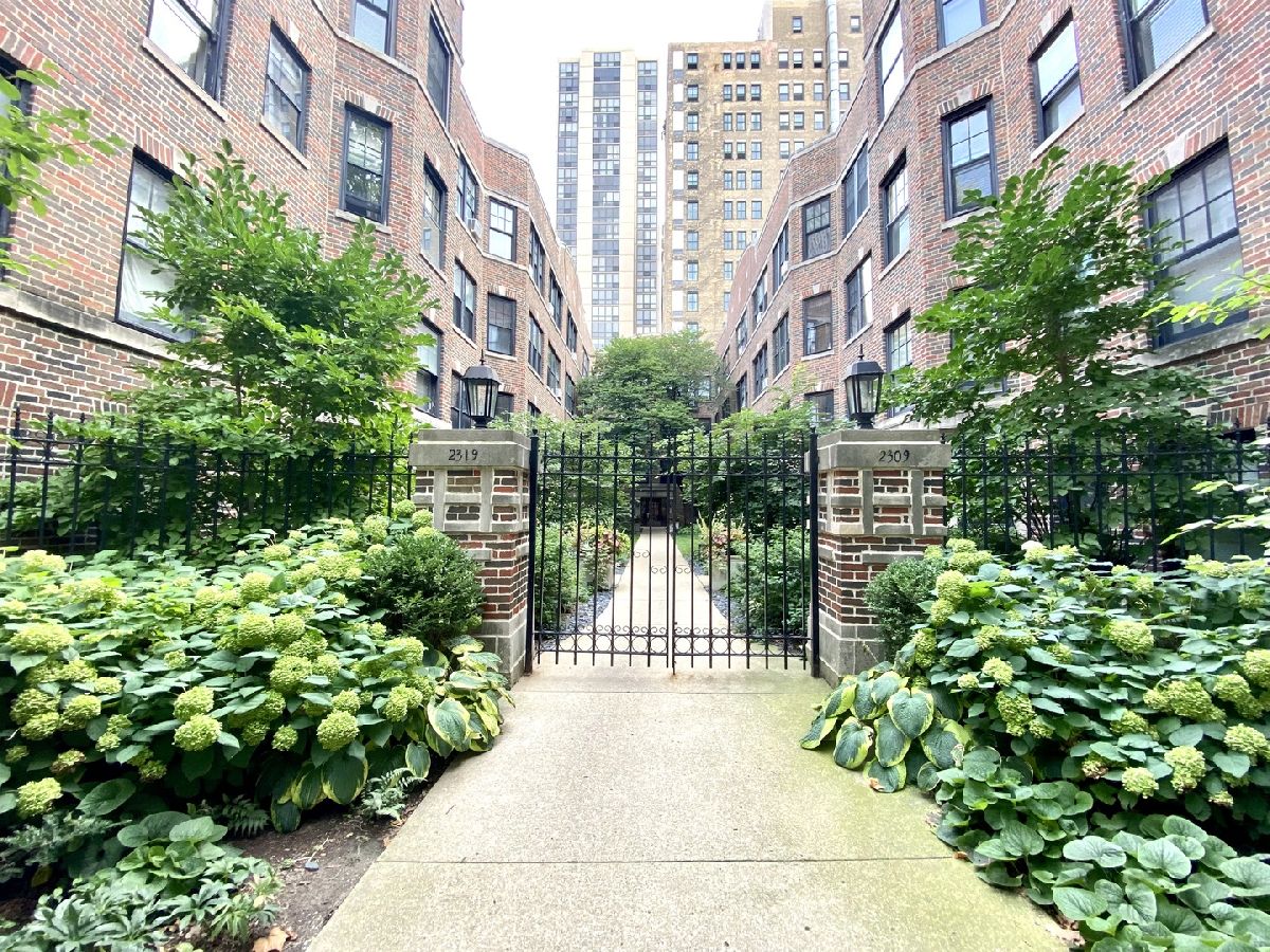 Condominiums Sold Fullerton Parkway Chicago Illinois, 2317 Commonwealth