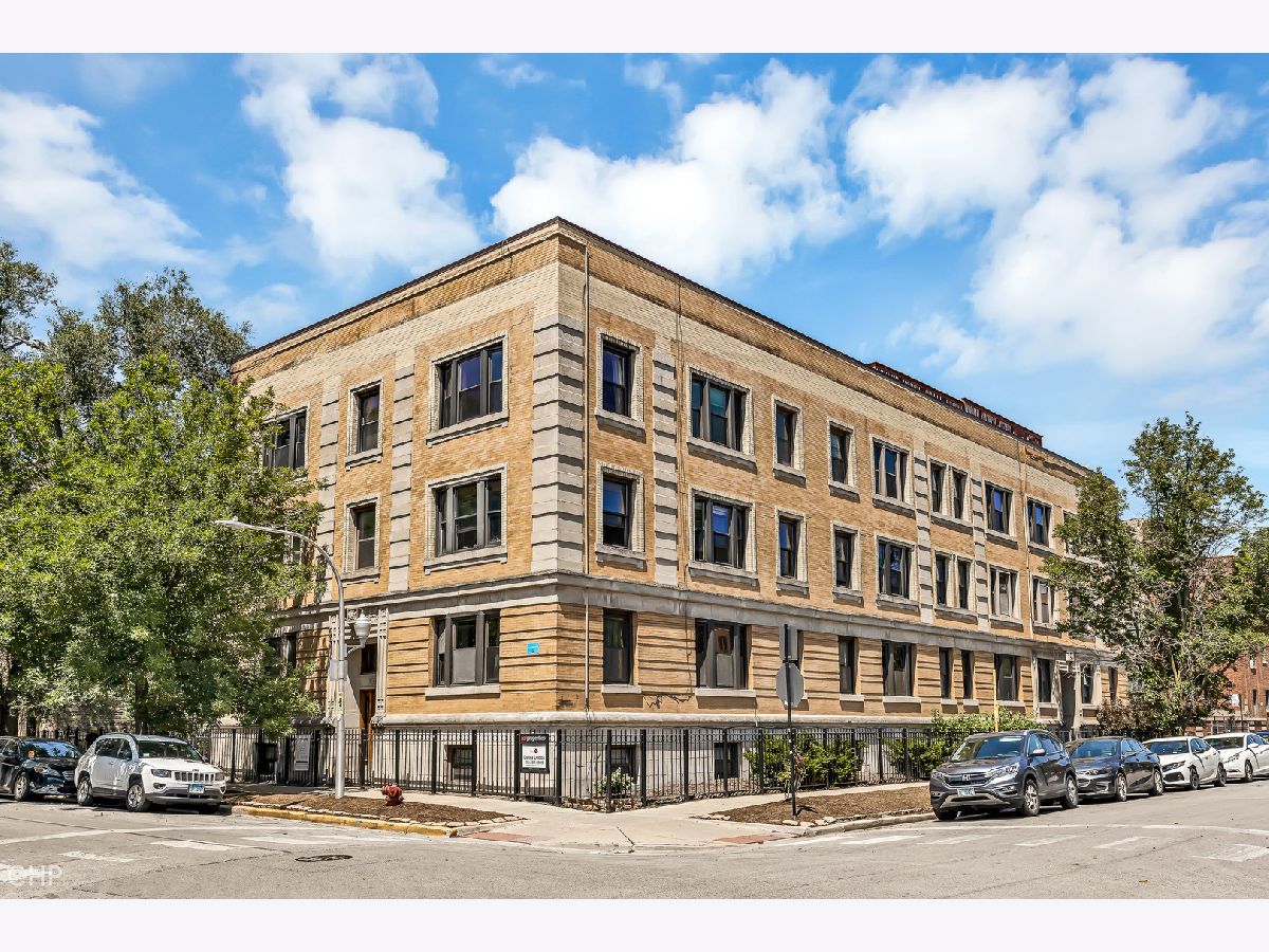 Condominiums Sold Fremont Manor Chicago Illinois, 902 Dakin