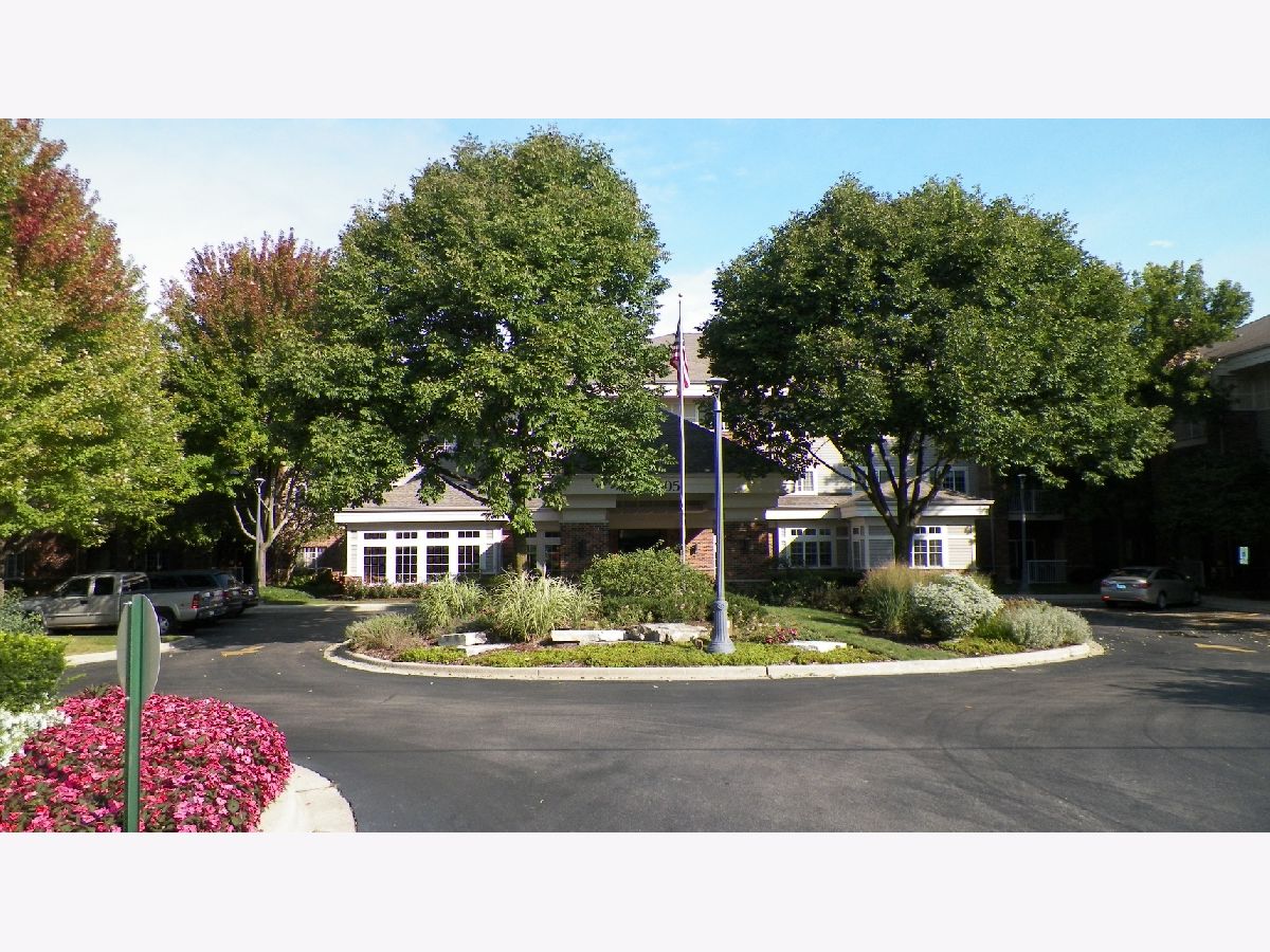 Condominiums Rented Village Green Of East Dundee East Dundee Illinois, 605 Barrington