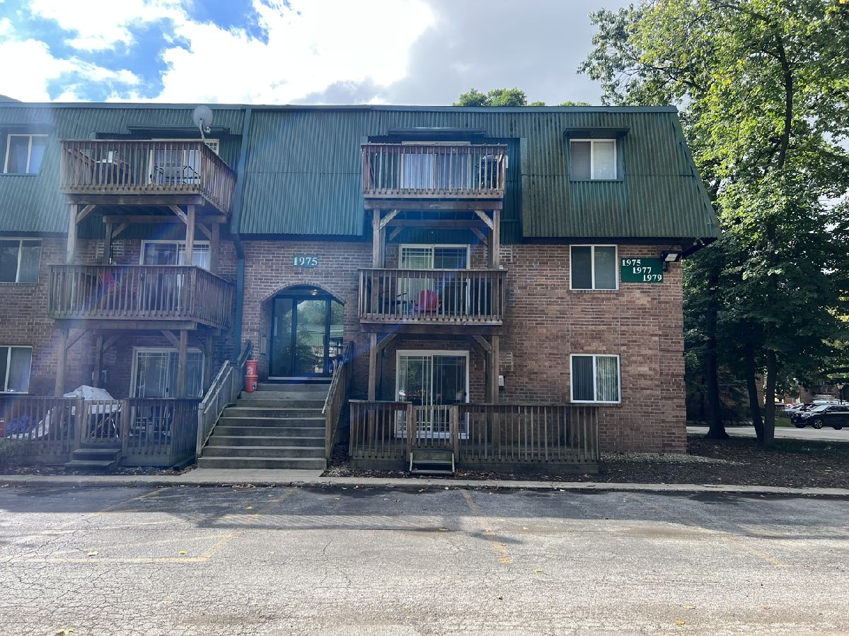 Condominiums Sold Walden Woods Aurora Illinois, 1975 Tall Oaks