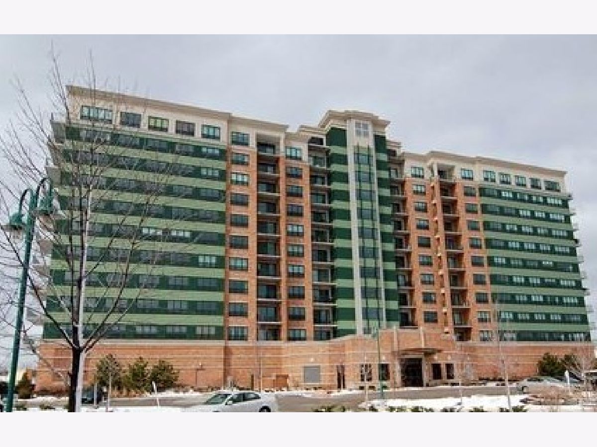 Seven Bridges Woodridge IL, Homes & Condos & Townhomes For Sale & For