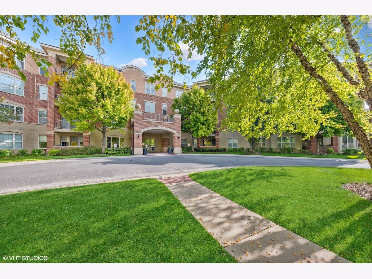 Homes & Condominiums Sold Haverford Glenview Illinois, 2700 Summit