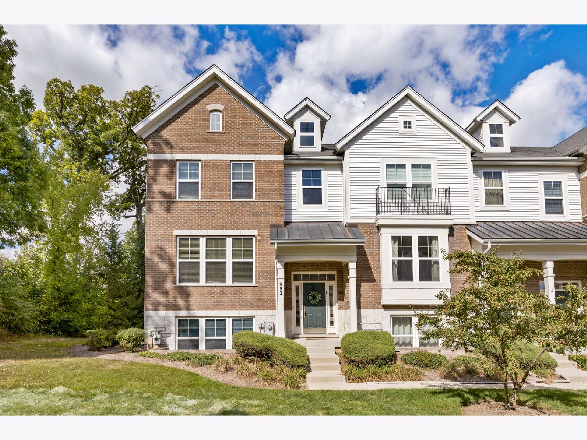 Townhomes Sold Villas Of Cambridge Streamwood Illinois, 982 Tuscany