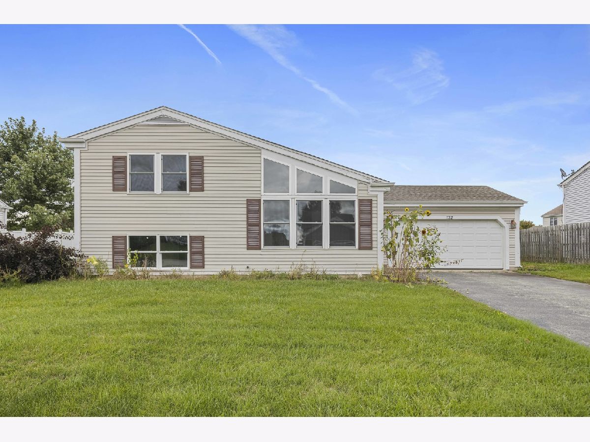 Homes & Condos & Townhomes Sold Deerpass Greens Marengo Illinois, 732 Hickory