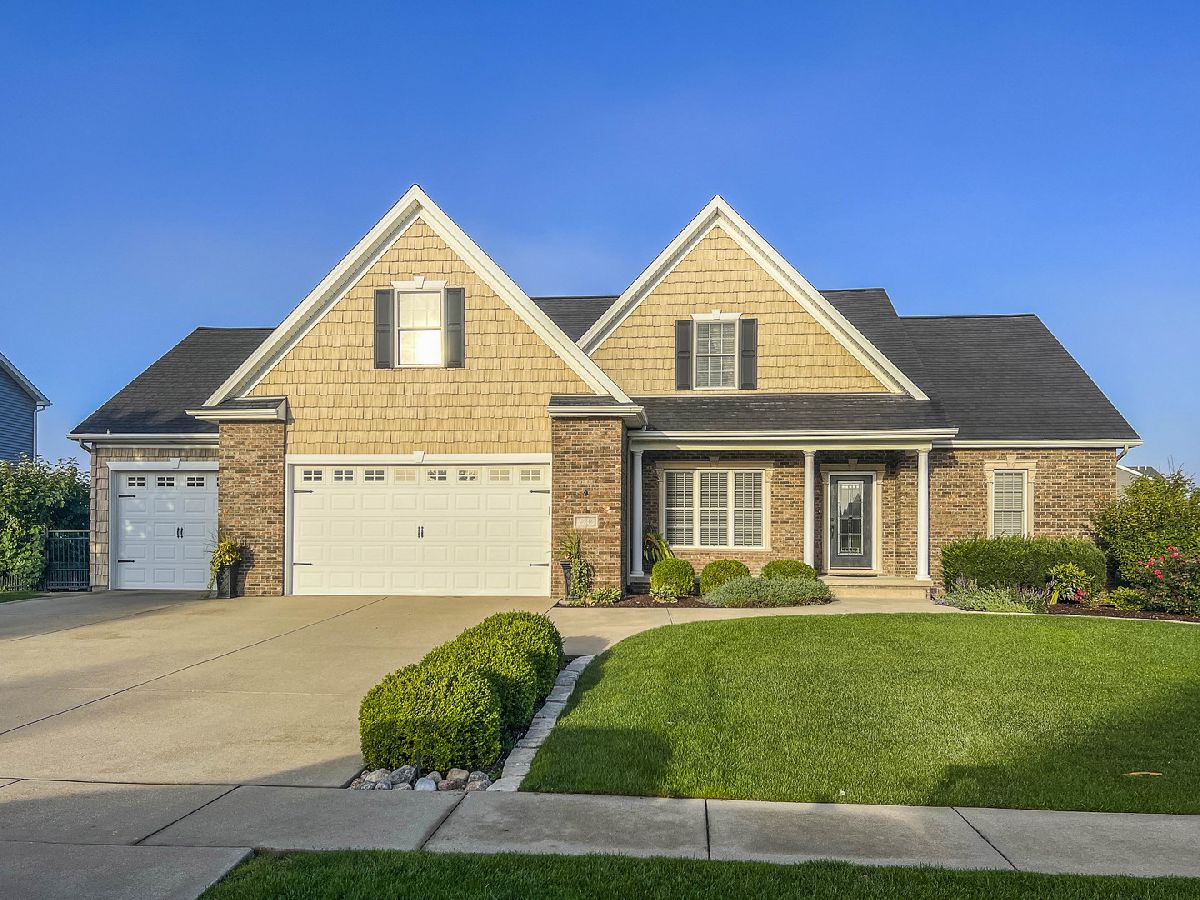 Homes & Condos & Townhomes Sold Eagle View Estates Bloomington Illinois, 2212 Tyler