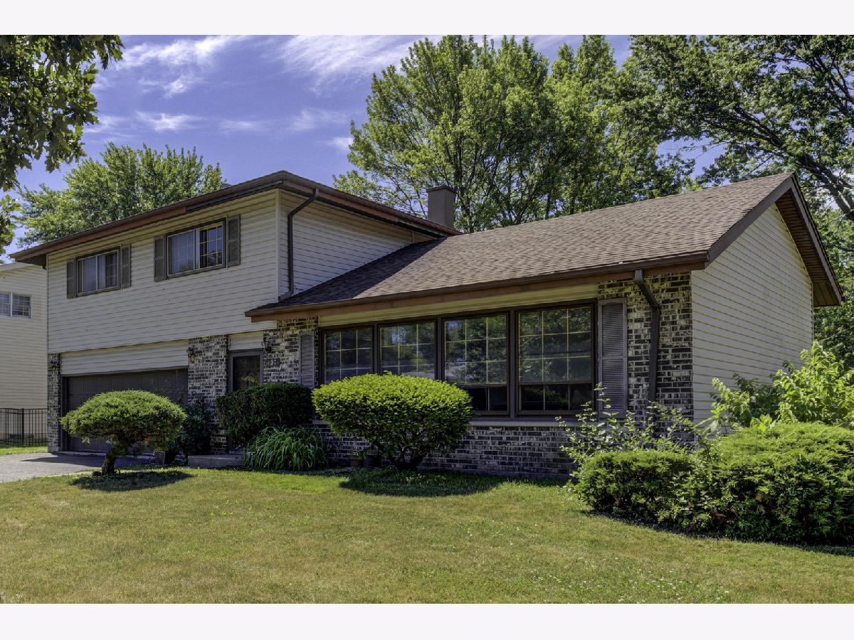 Homes Rented Melody Lane Lombard Illinois, 107 Collen