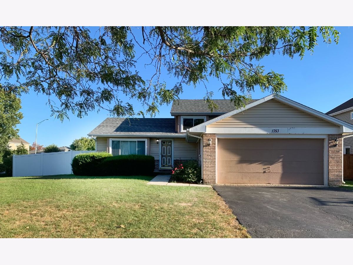 Homes Rented Hickory Oaks Bolingbrook Illinois, 1753 Alan Deatherage