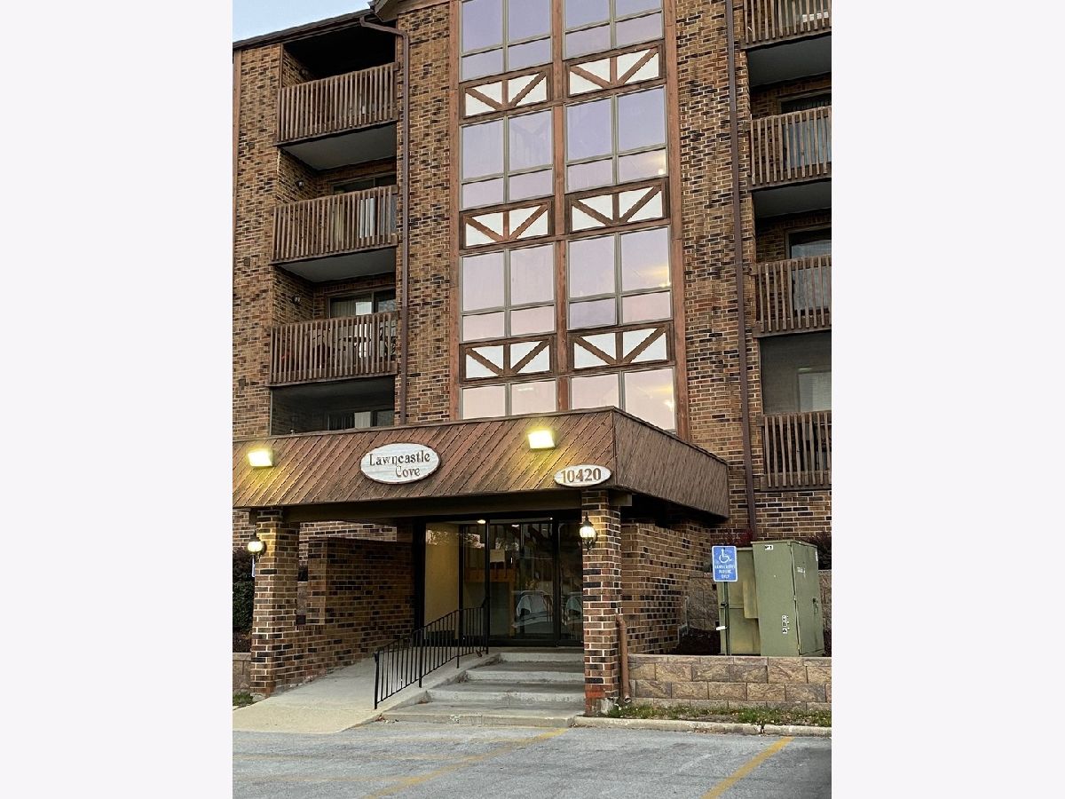 Condominiums Sold Lawncastle Cove Oak Lawn Illinois, 10420 Circle
