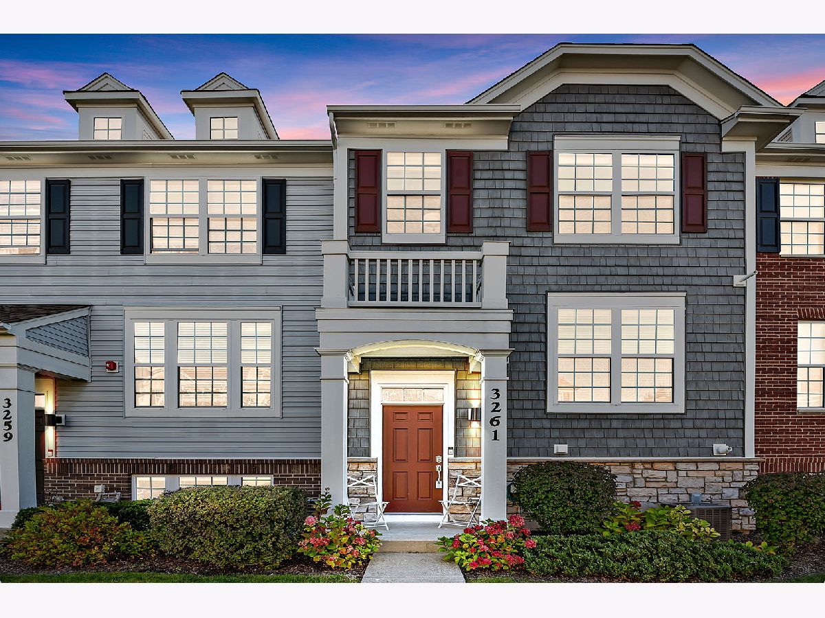 Townhomes & Homes Sold Regency At The Glen Glenview Illinois, 3261 Coral